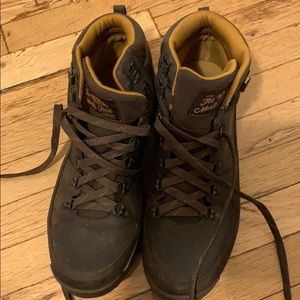 North Face Waterproof Men’s Boots 9.5